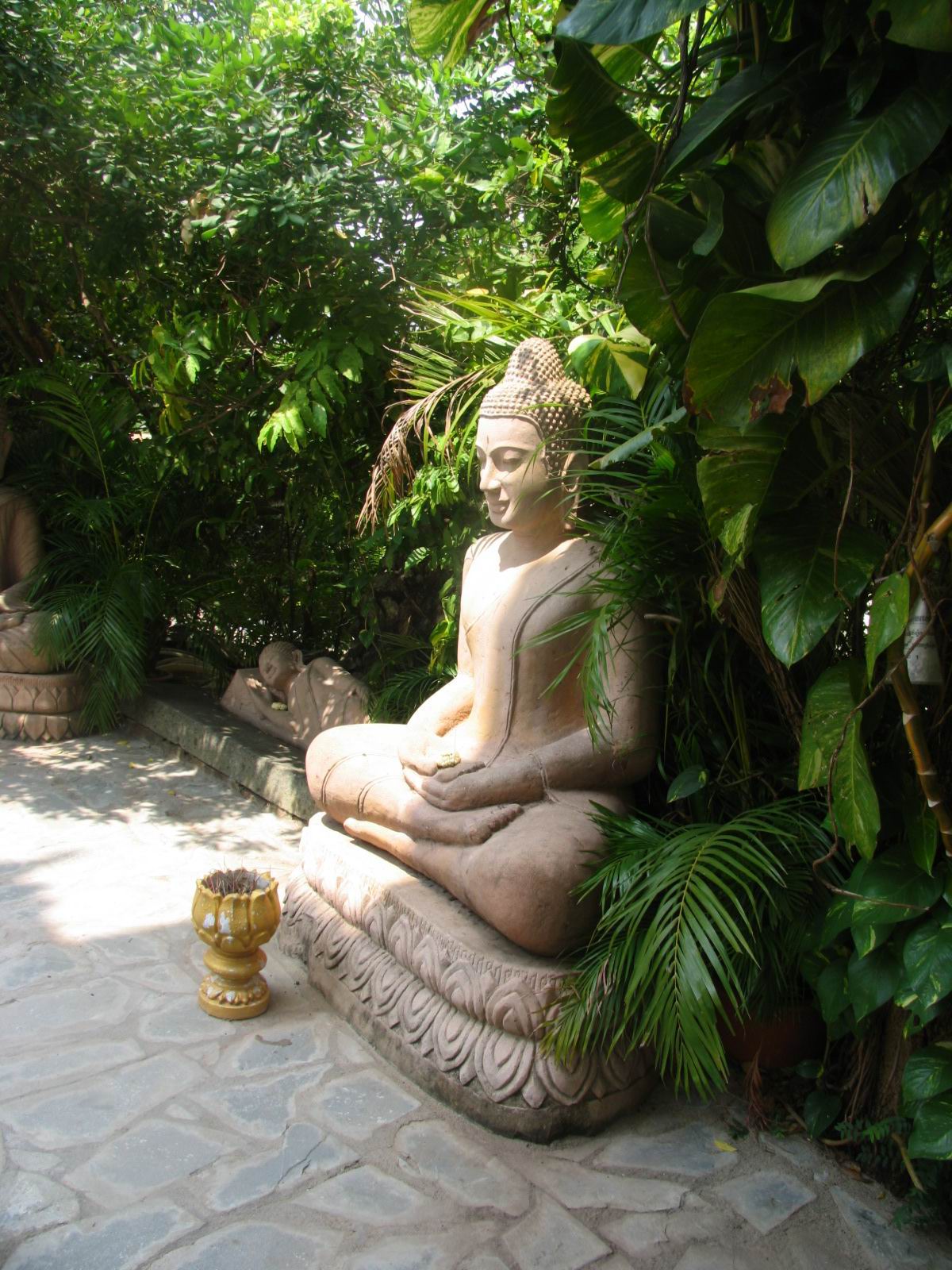The Shakyamuni Buddha　本師釋迦牟尼佛