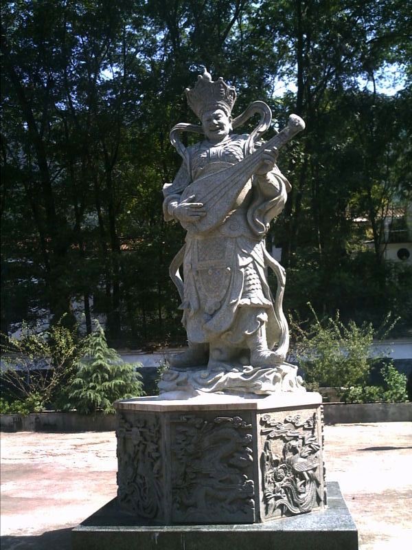 one of the four heavenly kings, JiuHua Shan　九華山